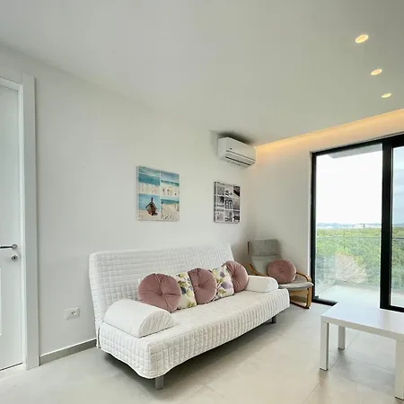 Seaview Apartment-qerret דירה