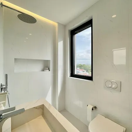 Seaview Apartment-qerret דירה