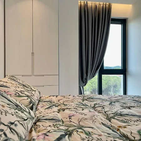 Seaview Apartment-qerret * גולם