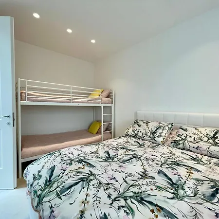 Seaview Apartment-qerret דירה גולם