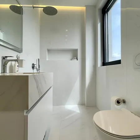 Seaview Apartment-qerret * גולם