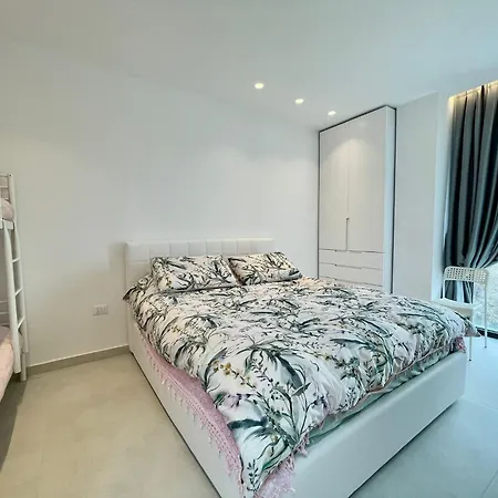 דירה Seaview Apartment-qerret *